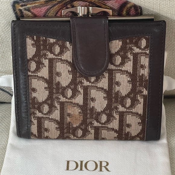 Dior Handbags - CHRISTIAN DIOR VINTAGE TROTTER PATTERN BIFOLD💋LOCK WALLET W/DUSTBAG 💯AuThEnTiC